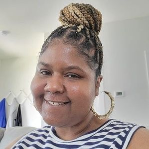 Meet your Posher, Dana